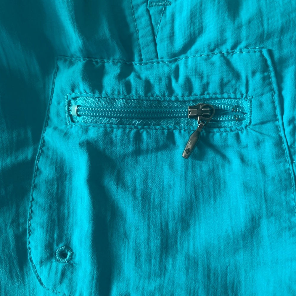 Two pair of women’s Columbia hiking shorts - Picture 7 of 12